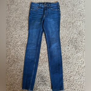 EUC Hollister High Rise Super Skinny 26/3R